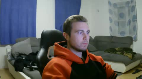 Snapshot of herbstenden chatting on 01-17-25, 08:22 John Pearl online show from 01-17-25, 08:22