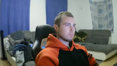 Snapshot of herbstenden chatting on 02-15-25, 05:07 John Pearl online show from 02-15-25, 05:07