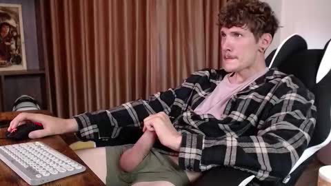 Snapshot of hercules__ chatting on 09-23-25, 02:58 Gregblonde Alextattoo online show from 09-23-25, 02:58