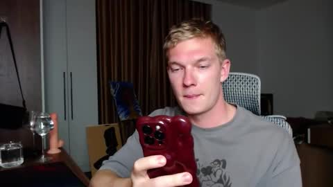 Snapshot of hercules__ chatting on 09-24-25, 12:08 Gregblonde Alextattoo online show from 09-24-25, 12:08