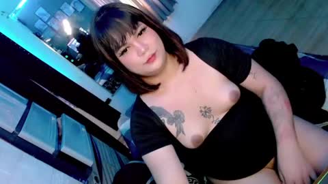 Snapshot of hermaphrodite199x chatting on 05-09-26, 01:44 hermaphrodite199x online show from 05-09-26, 01:44