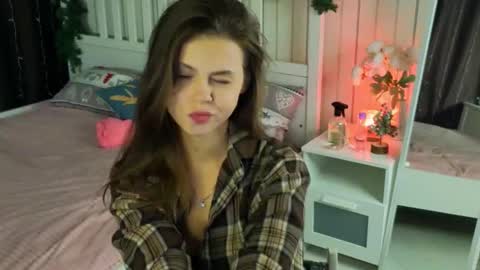 Nicole online show from 03-01-26, 06:54