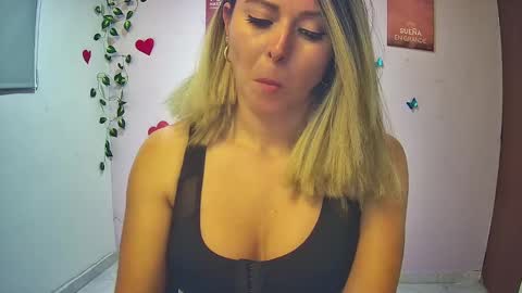 Hestesiaxx online show from 03-11-25, 01:16