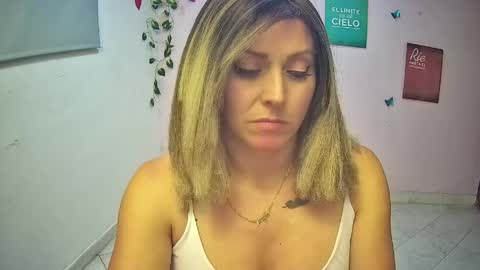 Snapshot of hestesiaxx chatting on 05-04-26, 03:02 Hestesiaxx online show from 05-04-26, 03:02