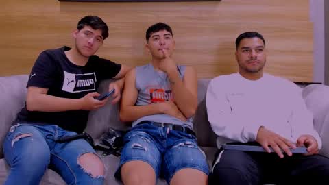 heteros men online show from 12-16-25, 02:11