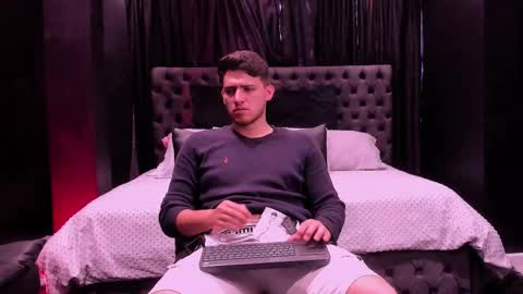 heteros men online show from 03-16-26, 08:35