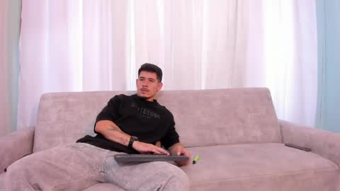 heteros men online show from 05-19-26, 08:48
