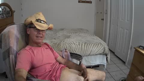 Snapshot of hewes1 chatting on 02-03-25, 07:00 hewes1 online show from 02-03-25, 07:00