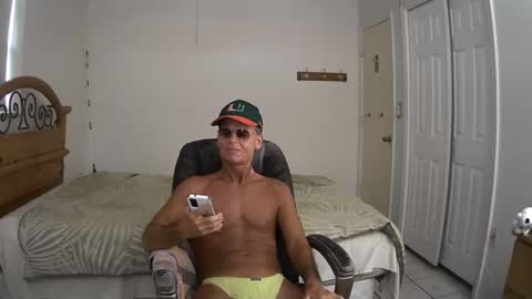 Snapshot of hewes1 chatting on 09-08-25, 07:24 hewes1 online show from 09-08-25, 07:24