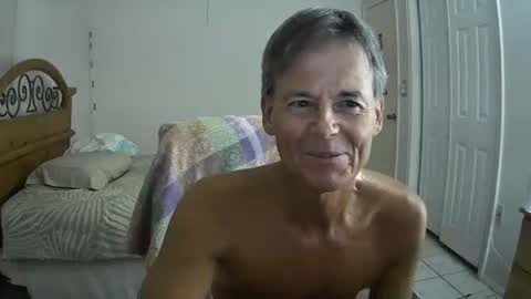 Snapshot of hewes1 chatting on 09-16-25, 04:13 hewes1 online show from 09-16-25, 04:13