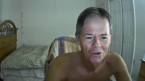 Snapshot of hewes1 chatting on 09-28-25, 05:57 hewes1 online show from 09-28-25, 05:57