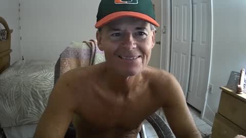 Snapshot of hewes1 chatting on 10-10-25, 09:30 hewes1 online show from 10-10-25, 09:30