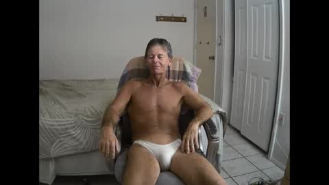 Snapshot of hewes1 chatting on 10-22-25, 05:19 hewes1 online show from 10-22-25, 05:19