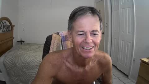 Snapshot of hewes1 chatting on 10-30-25, 09:04 hewes1 online show from 10-30-25, 09:04