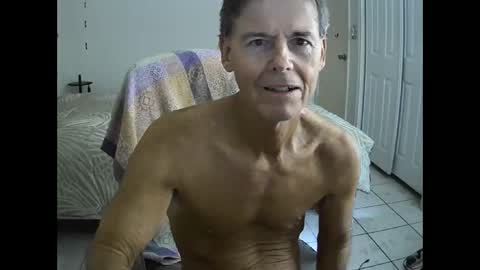 Snapshot of hewes1 chatting on 11-14-25, 10:58 hewes1 online show from 11-14-25, 10:58