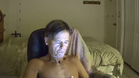 Snapshot of hewes1 chatting on 12-15-25, 11:03 hewes1 online show from 12-15-25, 11:03