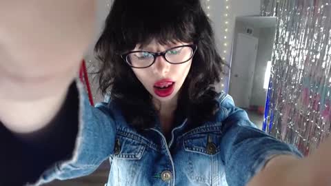 Snapshot of hexivu chatting on 02-09-26, 03:32 salem online show from 02-09-26, 03:32