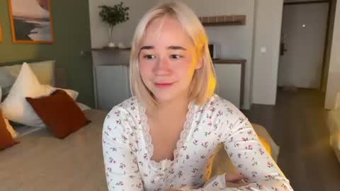 Lucy Nip slip shady online show from 06-26-26, 06:34