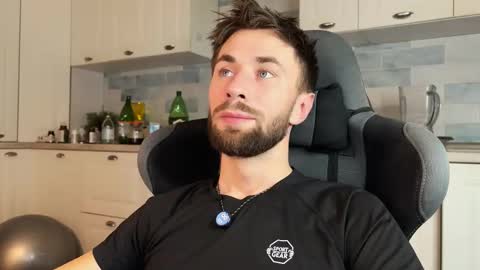 Arnold online show from 12-14-25, 02:28