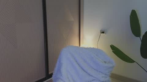 Audrey online show from 12-16-24, 05:22