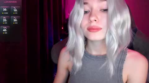 Snapshot of hey_nora_ chatting on 12-27-24, 02:12 Nora online show from 12-27-24, 02:12