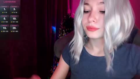 Snapshot of hey_nora_ chatting on 12-29-24, 09:20 Nora online show from 12-29-24, 09:20