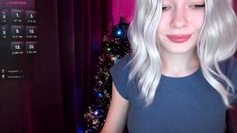 Snapshot of hey_nora_ chatting on 02-04-25, 11:49 Nora online show from 02-04-25, 11:49