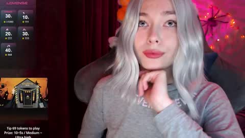 Snapshot of hey_nora_ chatting on 11-03-25, 10:53 Nora online show from 11-03-25, 10:53