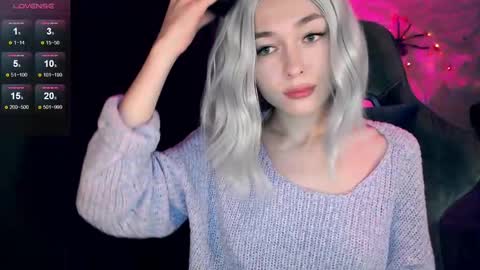 Snapshot of hey_nora_ chatting on 11-24-25, 01:38 Nora online show from 11-24-25, 01:38