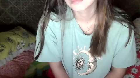 Snapshot of hey_venusxxx chatting on 12-19-25, 11:01 Venus online show from 12-19-25, 11:01