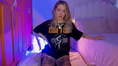 Martina Ricci Show schedule Monday to Friday 8am colombia time I work some weekends  online show from 02-11-26, 02:33