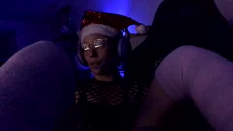 FlexieFae online show from 12-23-24, 08:22