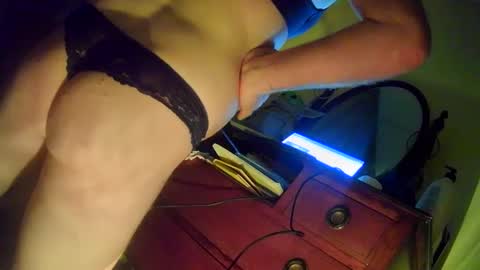 Snapshot of heynowbrowncow1 chatting on 09-27-25, 09:03 The Auger online show from 09-27-25, 09:03