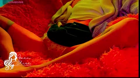 Gwen Elise online show from 10-29-25, 04:42