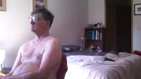 Snapshot of hg99too chatting on 05-11-26, 04:04 hg99too online show from 05-11-26, 04:04