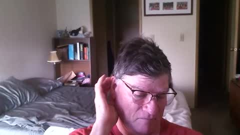 Snapshot of hg99too chatting on 05-12-26, 01:52 hg99too online show from 05-12-26, 01:52