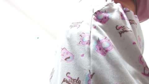 Snapshot of hhayek_eva7 chatting on 01-05-25, 06:35 Eva online show from 01-05-25, 06:35