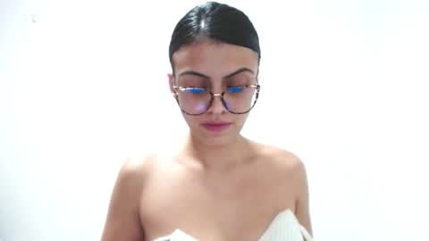 Snapshot of hhayek_eva7 chatting on 01-30-25, 02:06 Eva online show from 01-30-25, 02:06