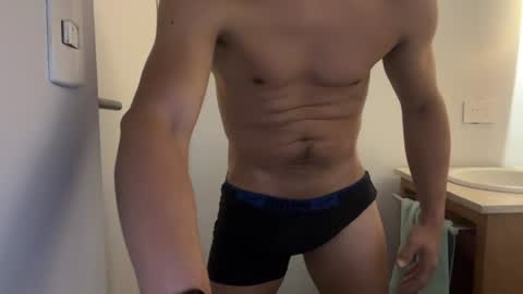 hhernan1 online show from 06-16-26, 03:42