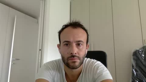 Snapshot of hhombre chatting on 09-18-25, 09:22 hhombre online show from 09-18-25, 09:22