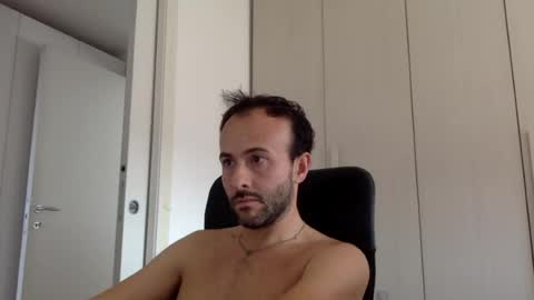 Snapshot of hhombre chatting on 07-17-26, 08:32 hhombre online show from 07-17-26, 08:32