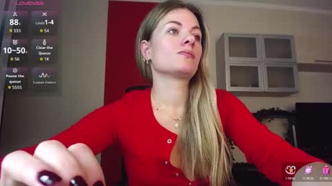 Lina online show from 11-12-25, 06:36