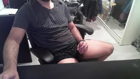 Snapshot of hi_im_chuck chatting on 01-29-25, 06:43 hi_im_chuck online show from 01-29-25, 06:43