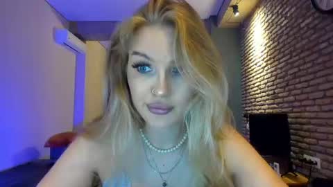 Snapshot of hi_lina chatting on 06-27-26, 02:38 Hi lina online show from 06-27-26, 02:38