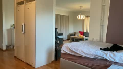 hichemlacoste333 online show from 10-18-25, 12:06