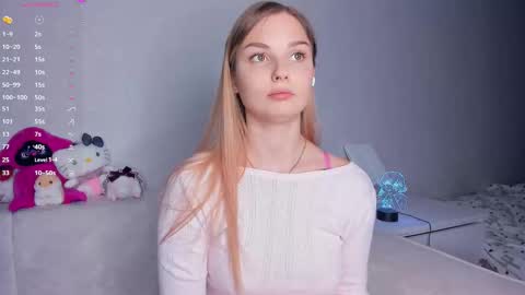 Snapshot of hidden_charm chatting on 02-09-26, 03:38 Elizabeth online show from 02-09-26, 03:38