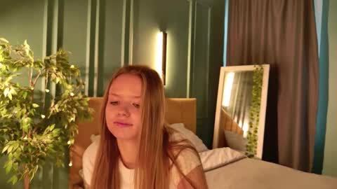 Snapshot of hidden_charm_ chatting on 09-27-25, 07:57 My name is Angelina but I like when you call me Angel online show from 09-27-25, 07:57