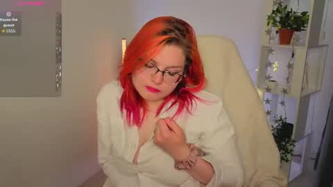 Snapshot of hiddencharmm chatting on 06-17-26, 10:21 hiddencharmm online show from 06-17-26, 10:21