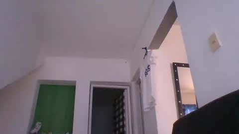 Snapshot of hiddencrazy69 chatting on 11-20-25, 07:35 Clau y Ricky online show from 11-20-25, 07:35