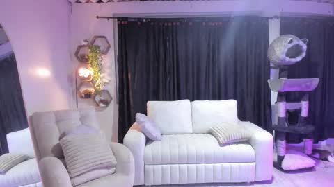 Snapshot of hiddenpassionxx chatting on 11-18-25, 09:03 samy and damiam online show from 11-18-25, 09:03